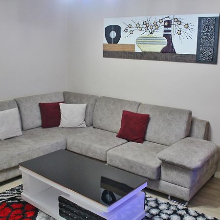 Essy'S Apartment 科尔察 外观 照片
