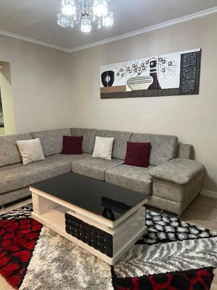 Essy'S Apartment 科尔察 外观 照片