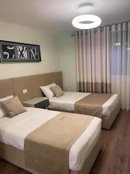 Essy'S Apartment 科尔察 外观 照片